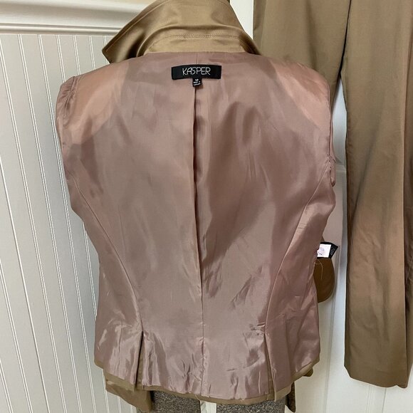 Quintessential Tan Suit with jacket and pants, Kasper Size 12 - Picture 7 of 15